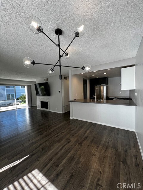 Foto del edificio - 1326 W Park Western Dr