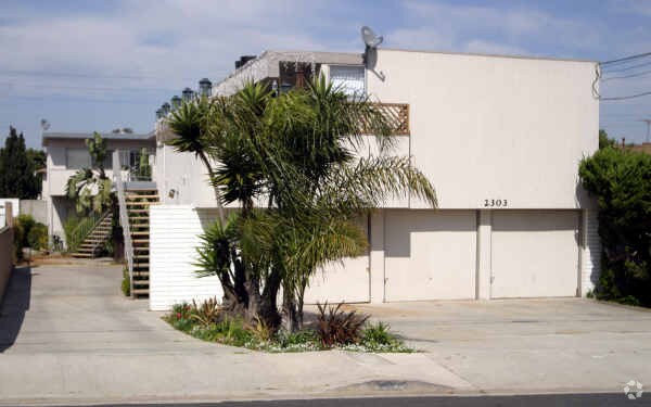 Primary Photo - 2303 Carnegie Ln