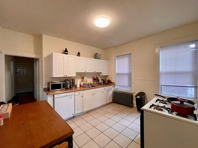 Building Photo - 9/1 No Fee! Sunny, spacious 3BR w/balcony, heat/hot water inc!