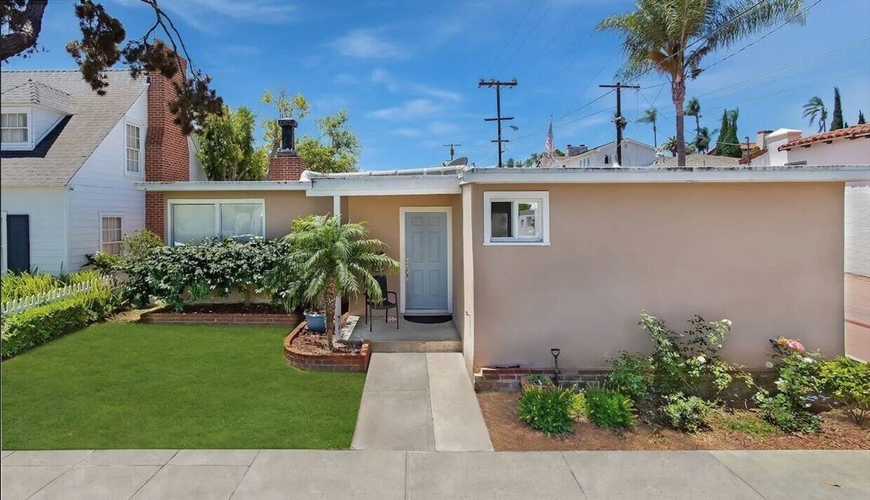 Primary Photo - **AVAILABLE NOW | SCPACIOUS 3 BEDROOM 2 BA...