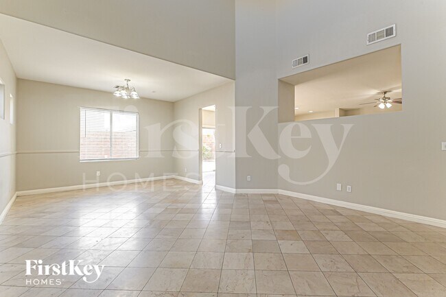 Foto del edificio - 6341 Heather Creek Pl