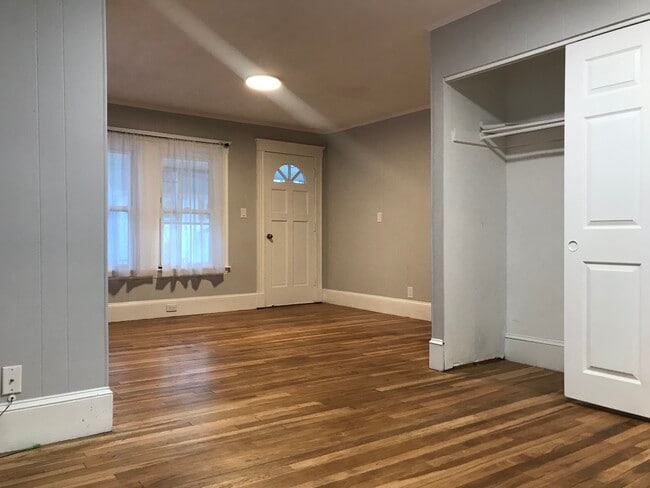 Building Photo - 15 Montvale Ave