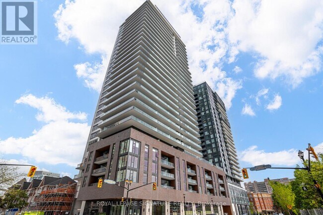 Photo du bâtiment - 2075 Lakeshore Rd.