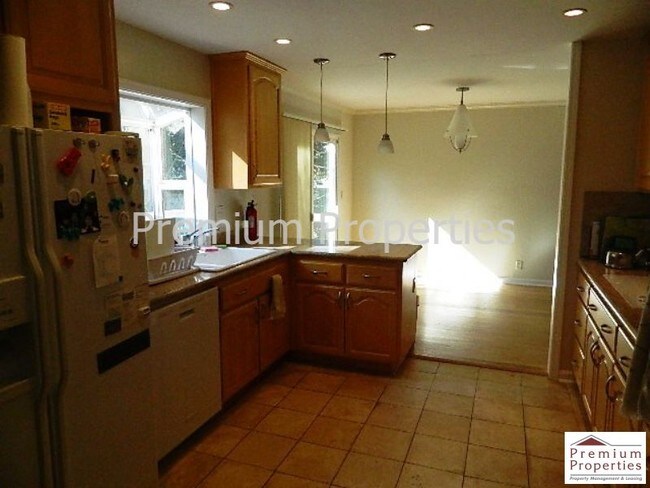 Building Photo - 53 Brookside Rd