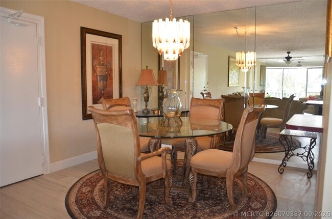 Building Photo - 6201 Bay Club Dr