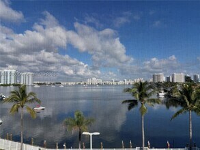 Building Photo - 2821 N Miami Beach Blvd