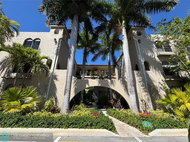 Foto del edificio - 815 NE 28th St