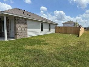 Building Photo - 15131 Willowater Dr