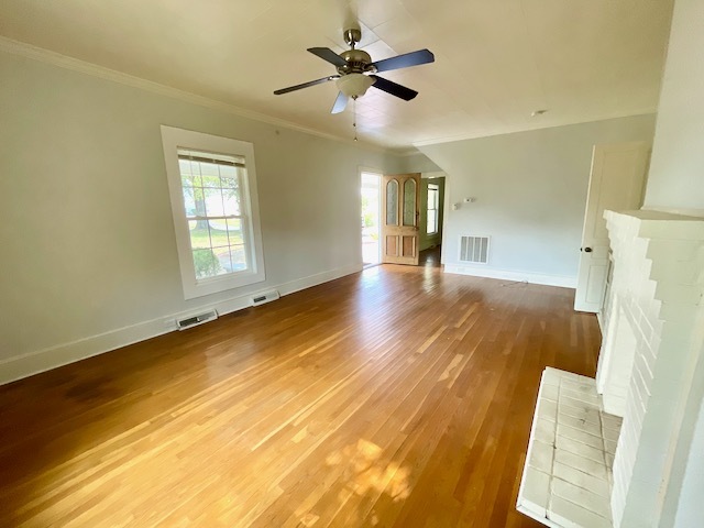 Living Room - 1320 E Main St