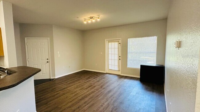 Building Photo - 6059 Westgate Dr