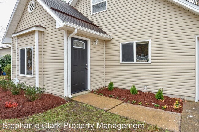 Foto del edificio - 4 br, 2 bath House - 1423 Goldfinch Lane