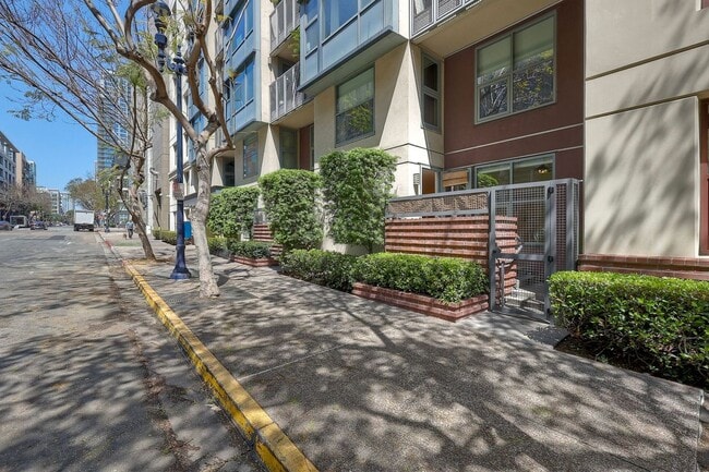 Building Photo - 1150 J St