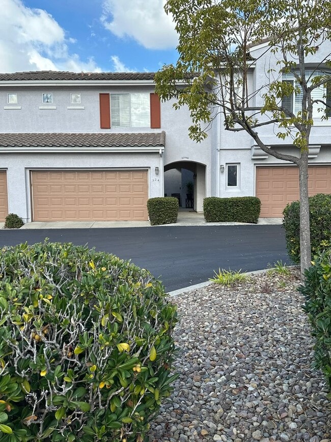 Foto del edificio - SCRIPTS RANCH-FULLY REMODELED  2 BED, 2.5 BATH - AVAILABLE NOW!