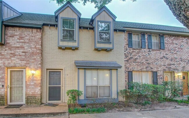 Foto del edificio - 14703 Barryknoll Ln