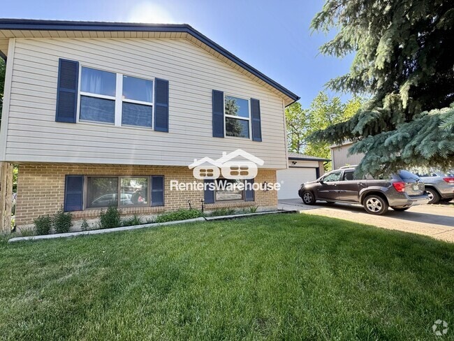 Building Photo - 2544 S Crystal St