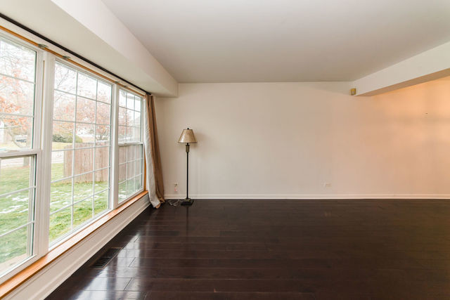 Building Photo - 1049 Deer Trail Dr