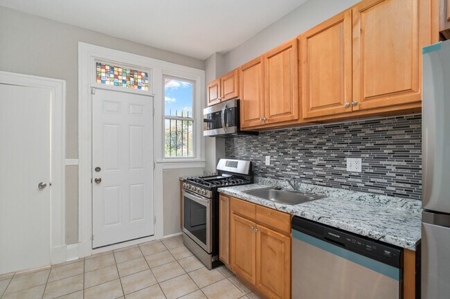 Kitchen - 3632 Cottage Ave