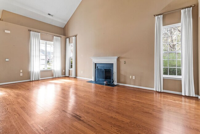 Building Photo - Chadbury House