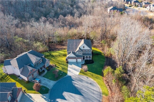 Building Photo - 5875 Chestnut Dr
