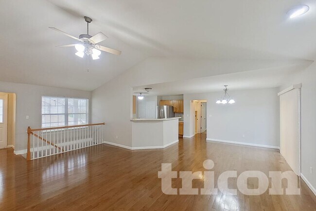 Foto del edificio - 310 Woodson Trail Dr