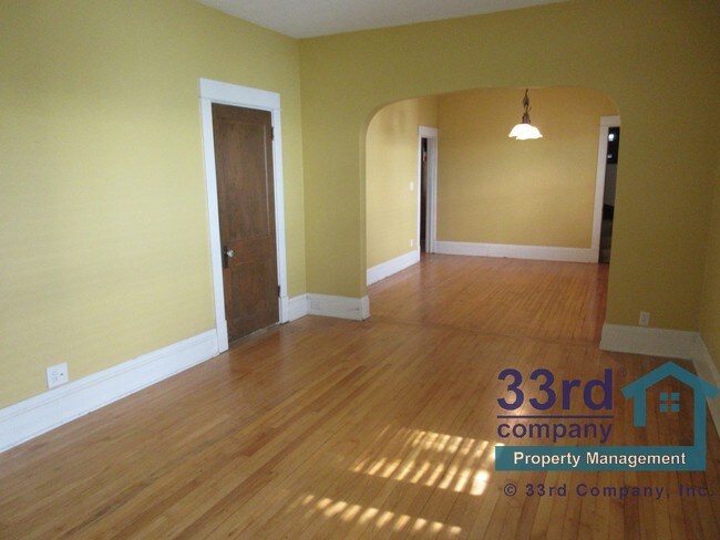Building Photo - 1438 Breda Ave