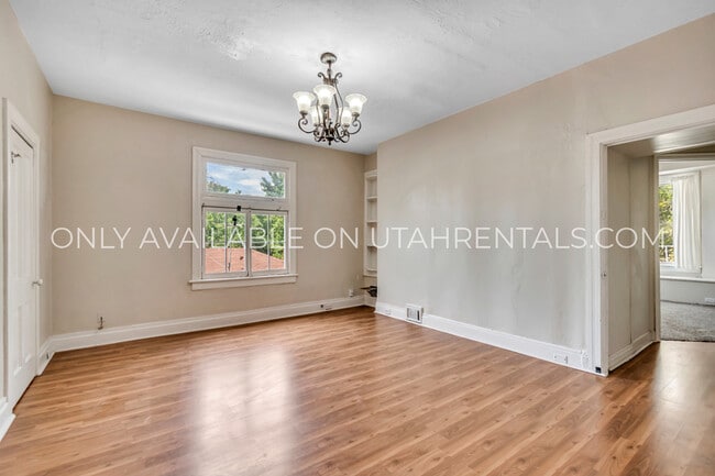 Photo - 1040 E 200 S House