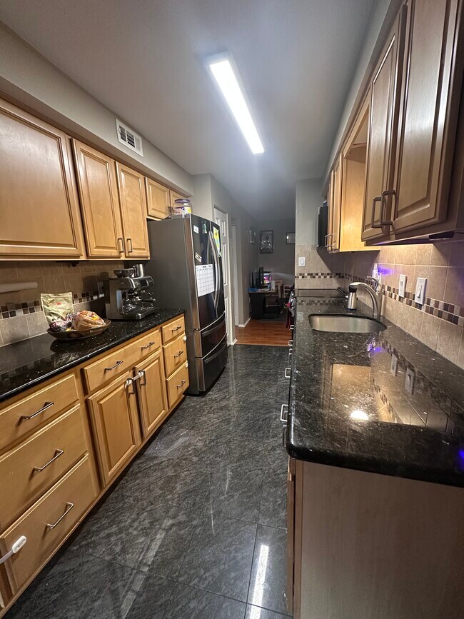 Foto del edificio - 423 Christopher Ave