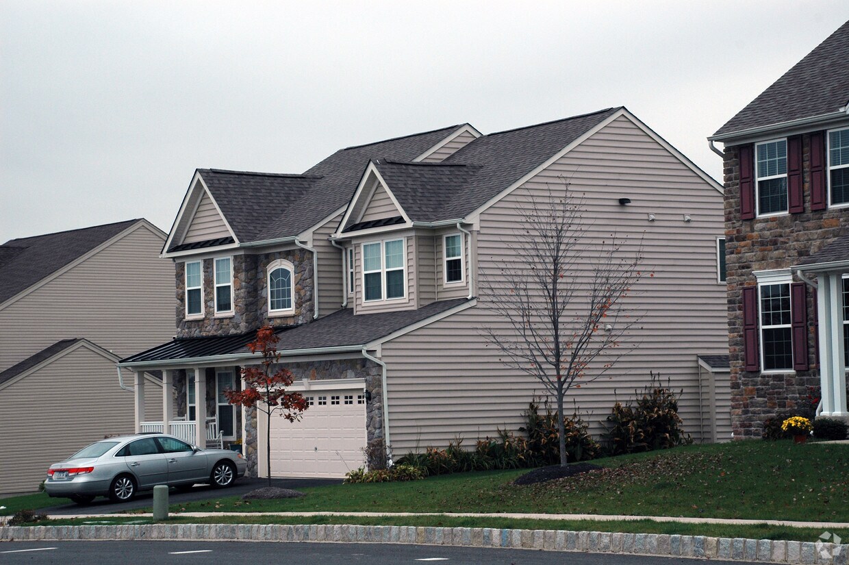 703 Traugers Dr Apartments in Perkasie, PA