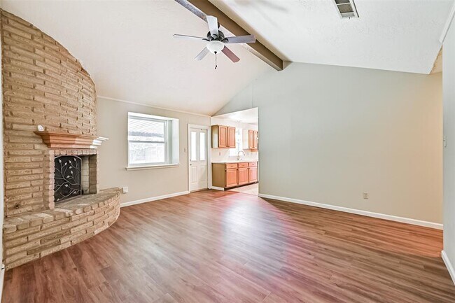 Foto del edificio - 504 Kingsbury Ln