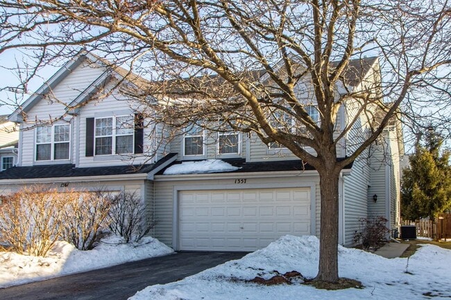 Foto del edificio - 1357 Newport St