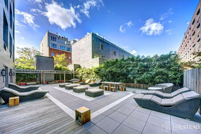 Building Photo - 80 Metropolitan Ave