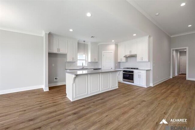 Foto del edificio - 4 bedroom, 3 bath home in Woodstock Park!