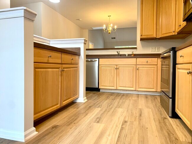 Foto del edificio - BEAUTIFUL 3 BED/2.5 BATH CONDO, SPACIOUS &...