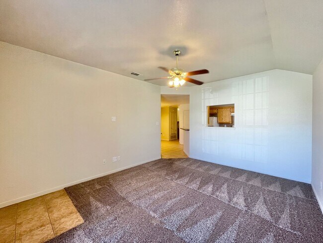 Foto del edificio - 1108 Nicholas Cir