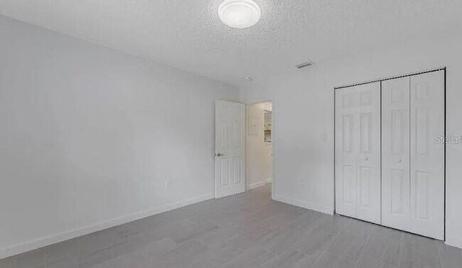 Building Photo - 435 E Clifford Ave