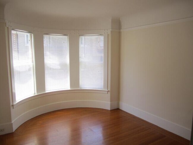 Building Photo - 4 bedroom in San Francisco CA 94109