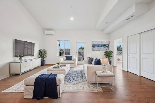 Foto del edificio - The Hamlet at Curtin Creek – Spacious Mode...