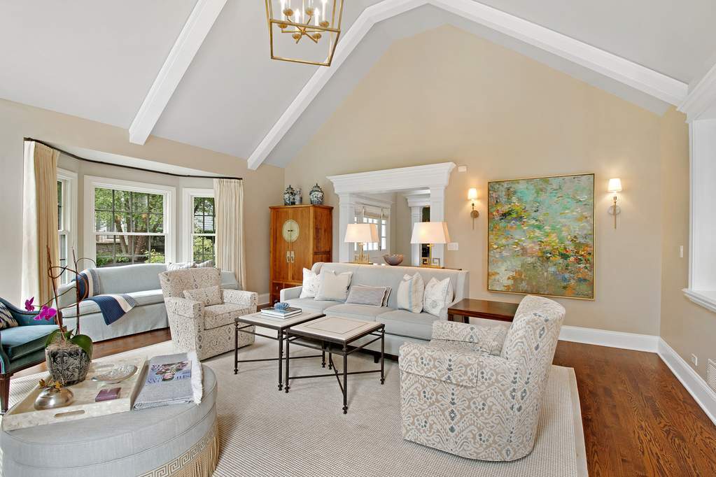 Primary Photo - 572 Greenway Dr