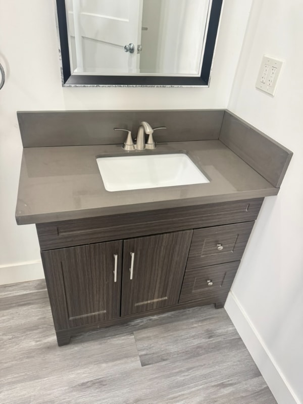 Building Photo - 452 N Alexander St