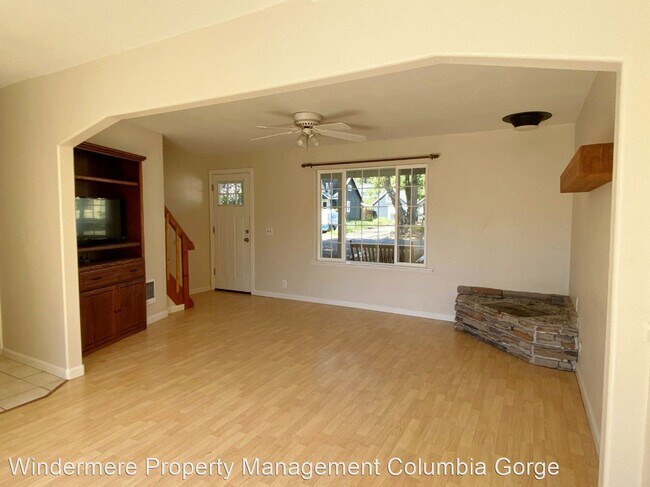 Building Photo - 4 br, 2 bath House - 245 NE Green St