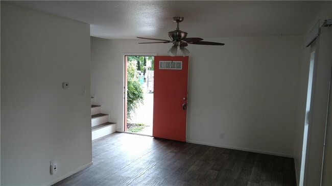 Foto del edificio - 312 E Croslin St