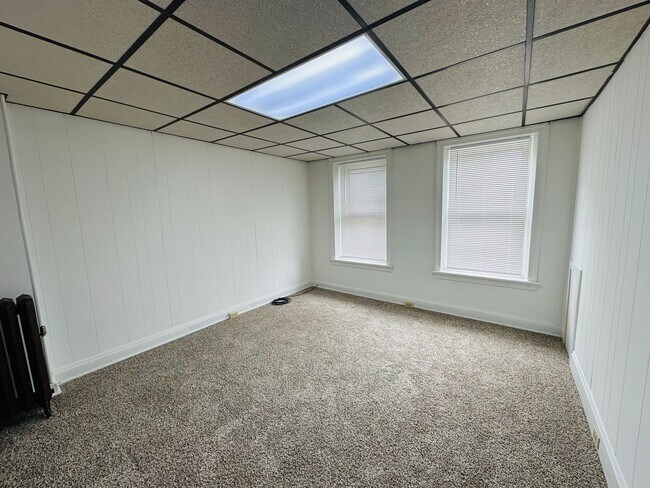 Foto del edificio - Two Bedroom House, Downtown Area