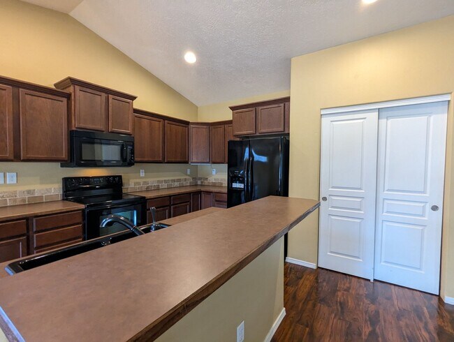 Building Photo - Nice 3-Bedroom, 2-Bath Home In Thurston Ar...