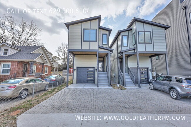 Building Photo - 402 E Trinity Ln