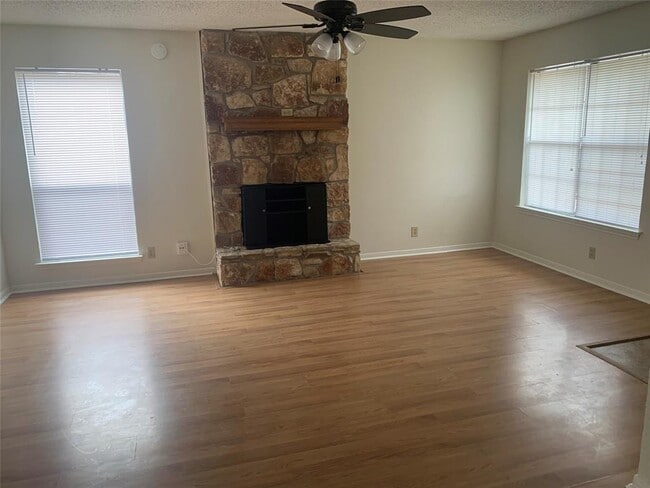 Building Photo - 1809 Miles Ave