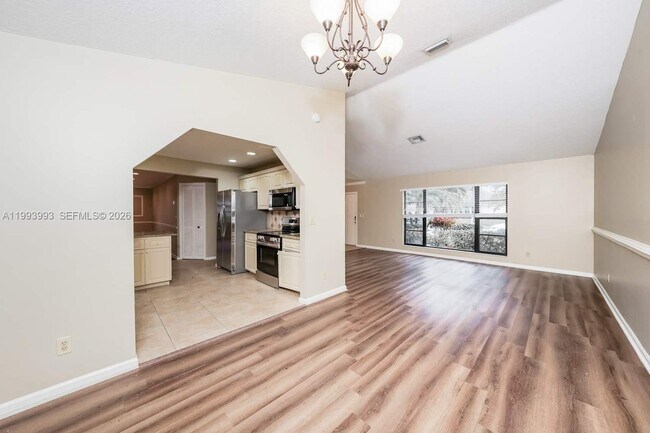 Foto del edificio - 845 Daffodil Dr