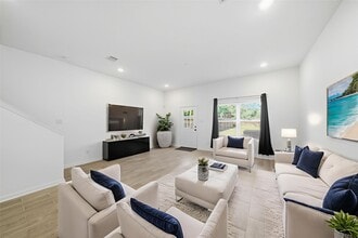 Building Photo - 4615 Ireland St