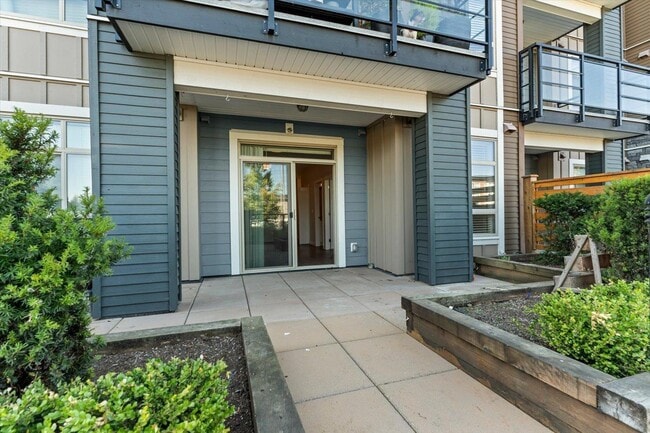 Building Photo - 203-45562 AIRPORT Rd