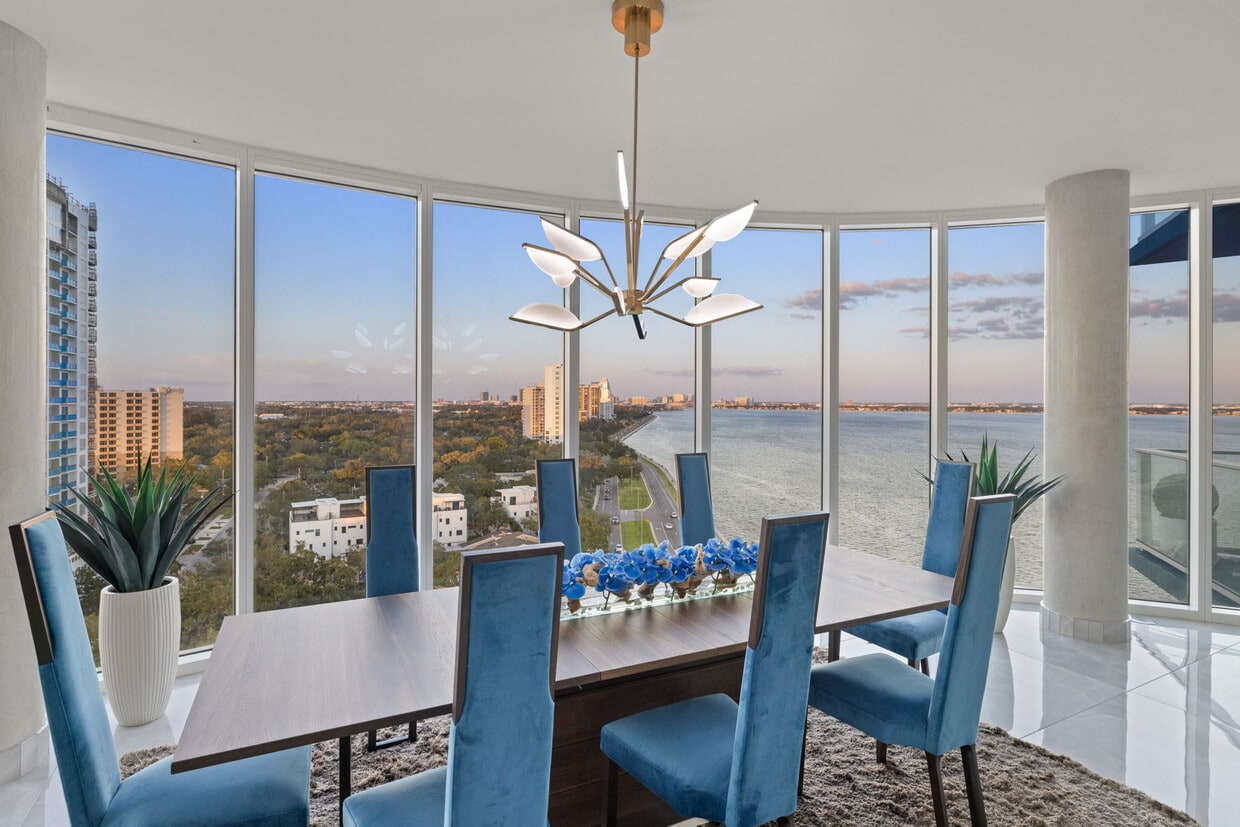 Primary Photo - 2900 W Bay to Bay Blvd