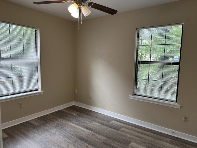Building Photo - 2400 Talco Hills Dr